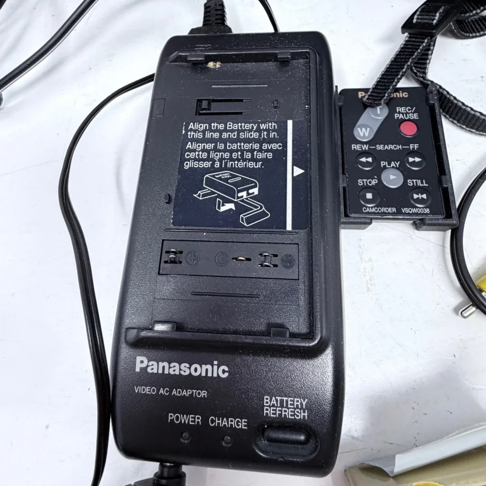 Panasonic Palmcorder PV-L650D VHS-C Camcorder Bundle AC Adapter Remote Tapes